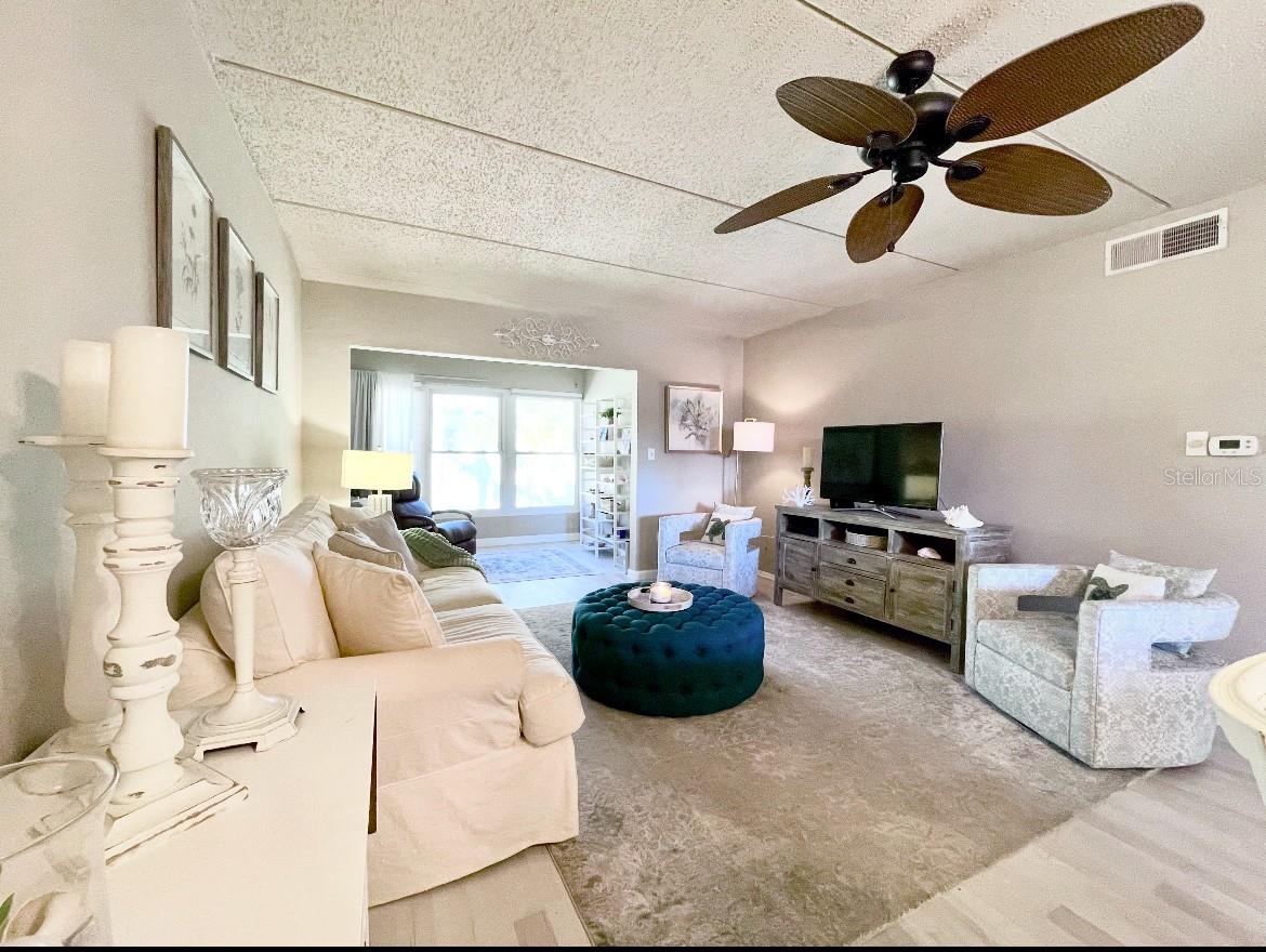 Image 7 of 27 For 920 Virginia Street 303