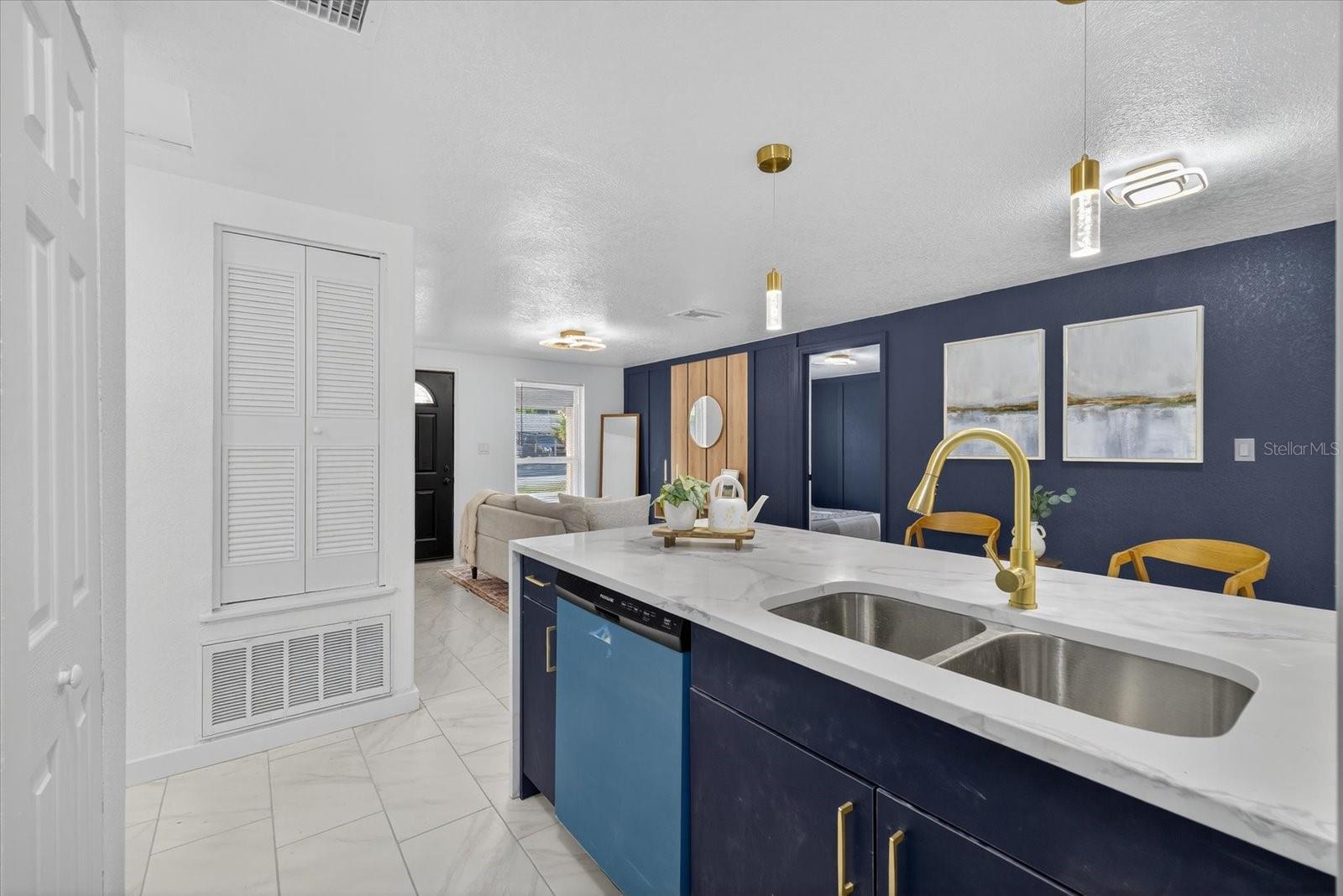 Image 14 of 31 For 2813 Candlewood Street