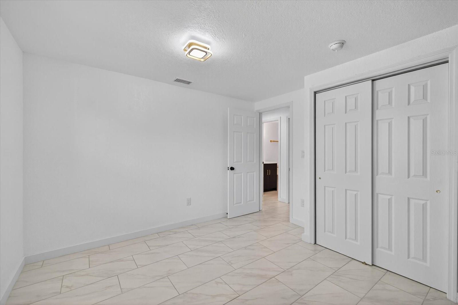 Image 19 of 31 For 2813 Candlewood Street