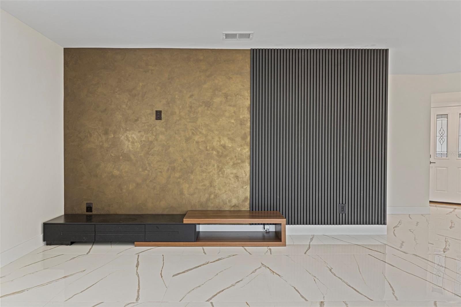 Image 16 of 57 For 5921 Denver Street Ne