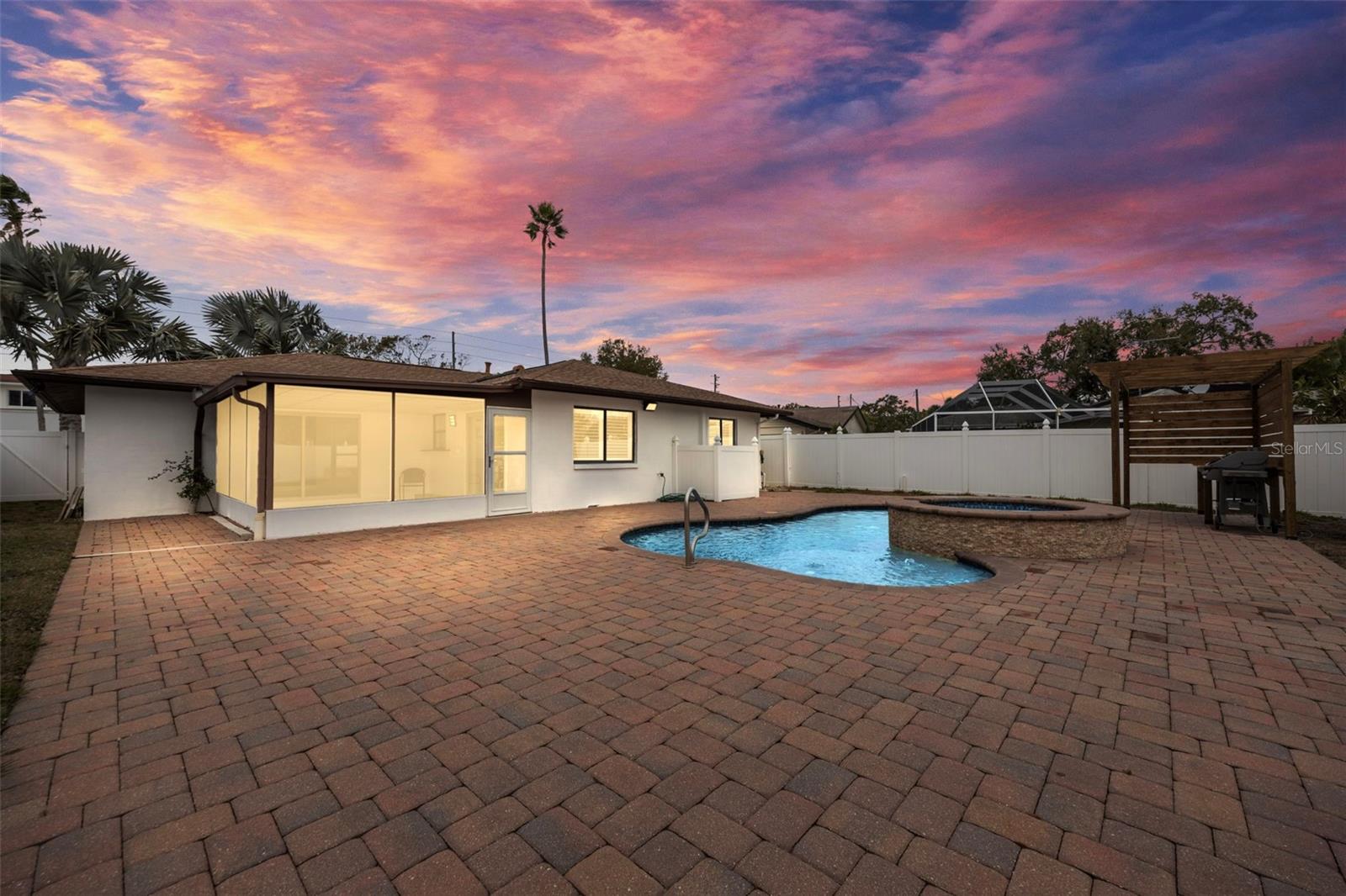 Image 35 of 57 For 5921 Denver Street Ne