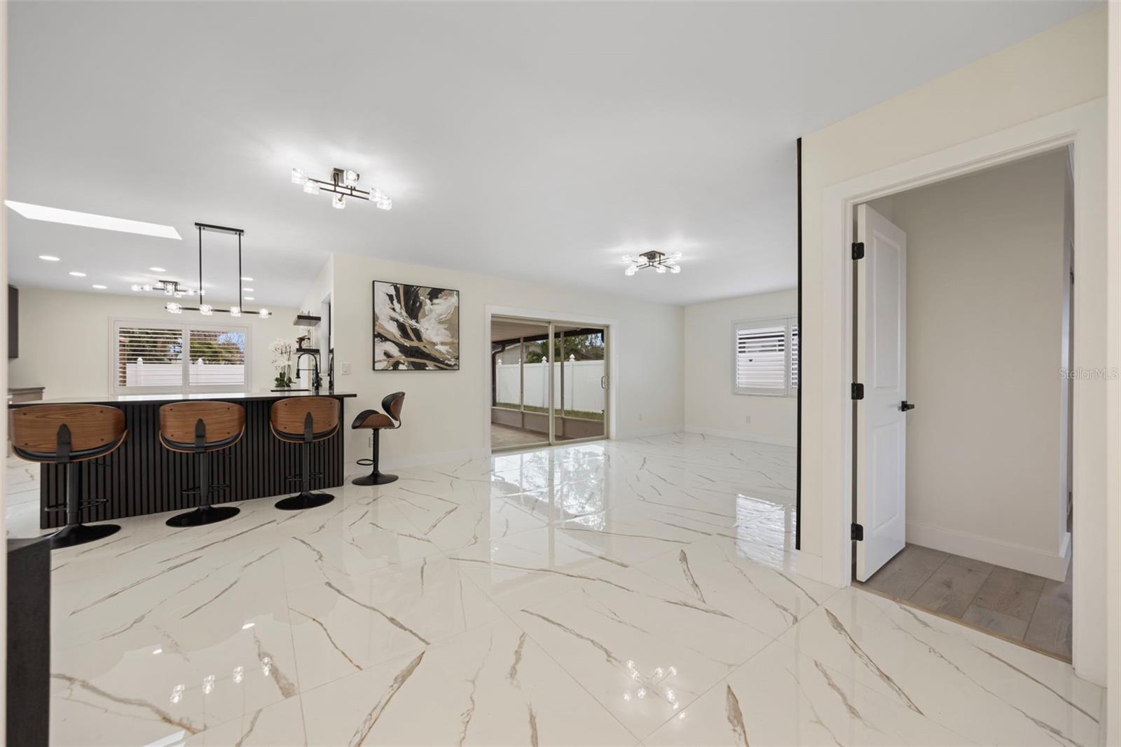 Image 6 of 57 For 5921 Denver Street Ne