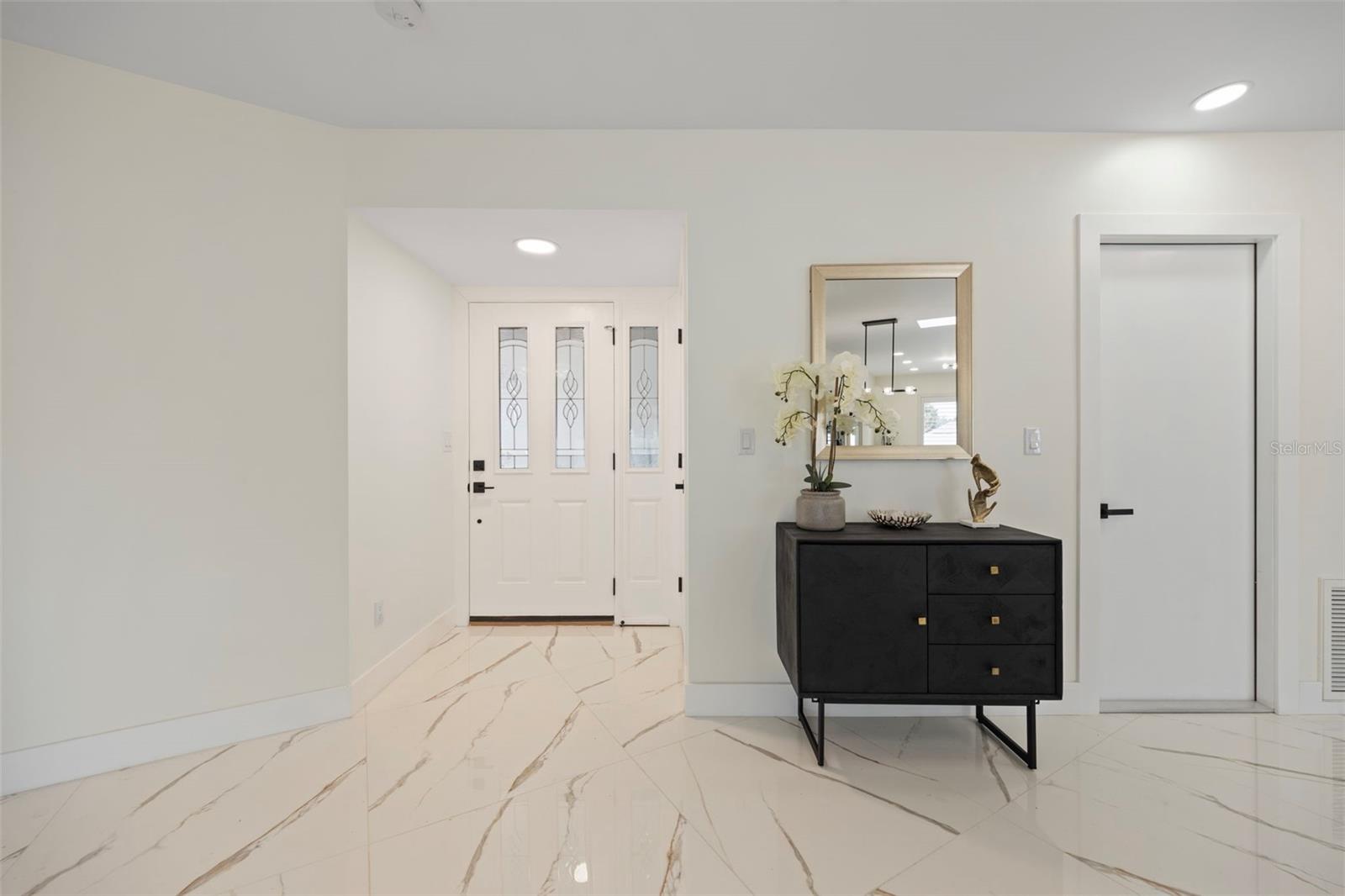 Image 7 of 57 For 5921 Denver Street Ne