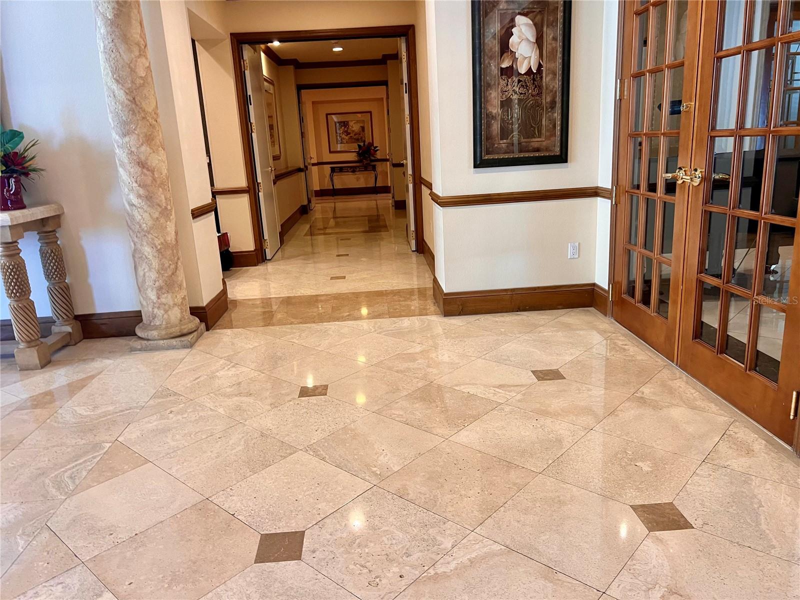 Image 26 of 88 For 1180 Gulf Boulevard 306