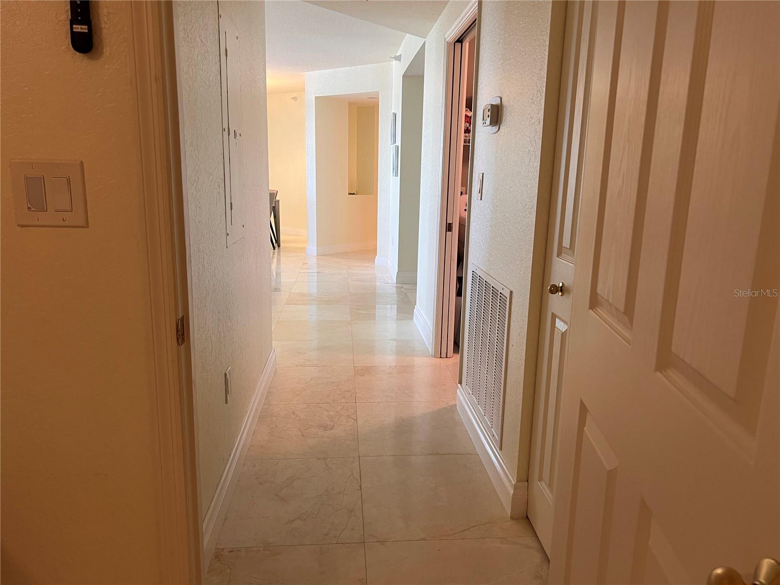 Image 37 of 88 For 1180 Gulf Boulevard 306