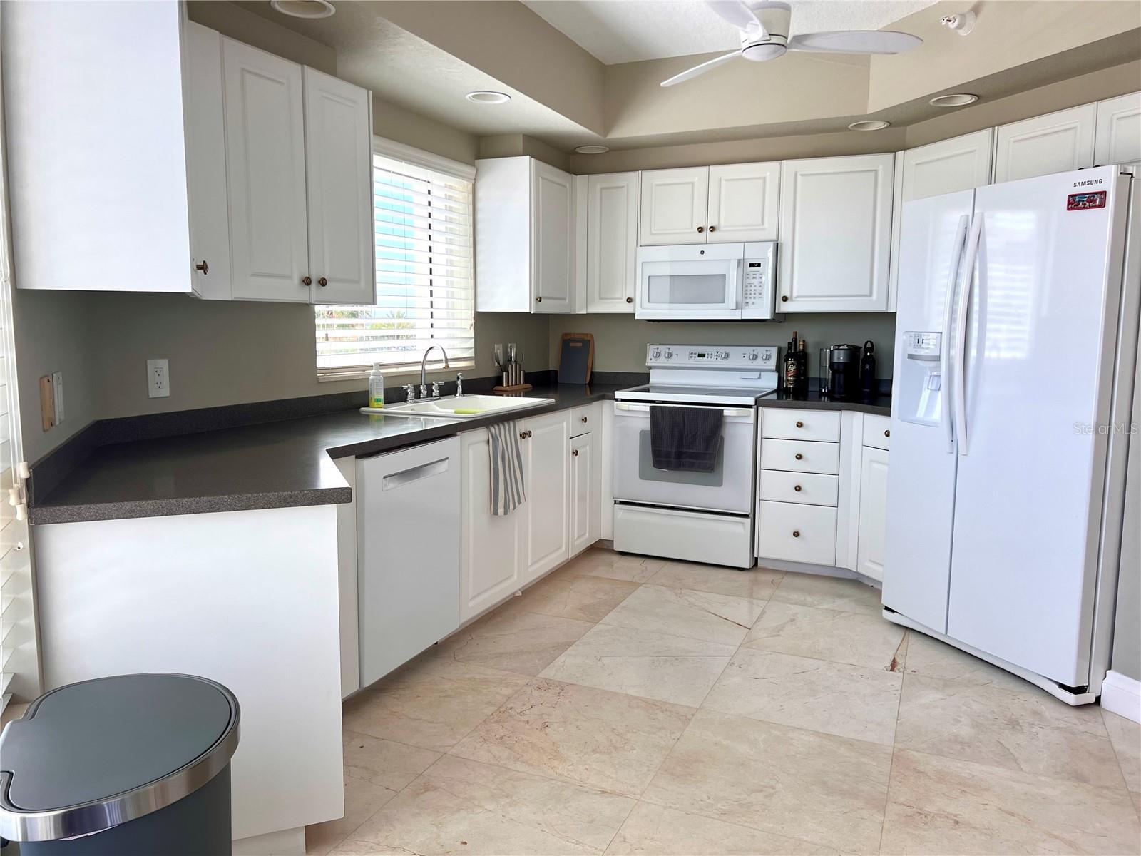 Image 45 of 88 For 1180 Gulf Boulevard 306