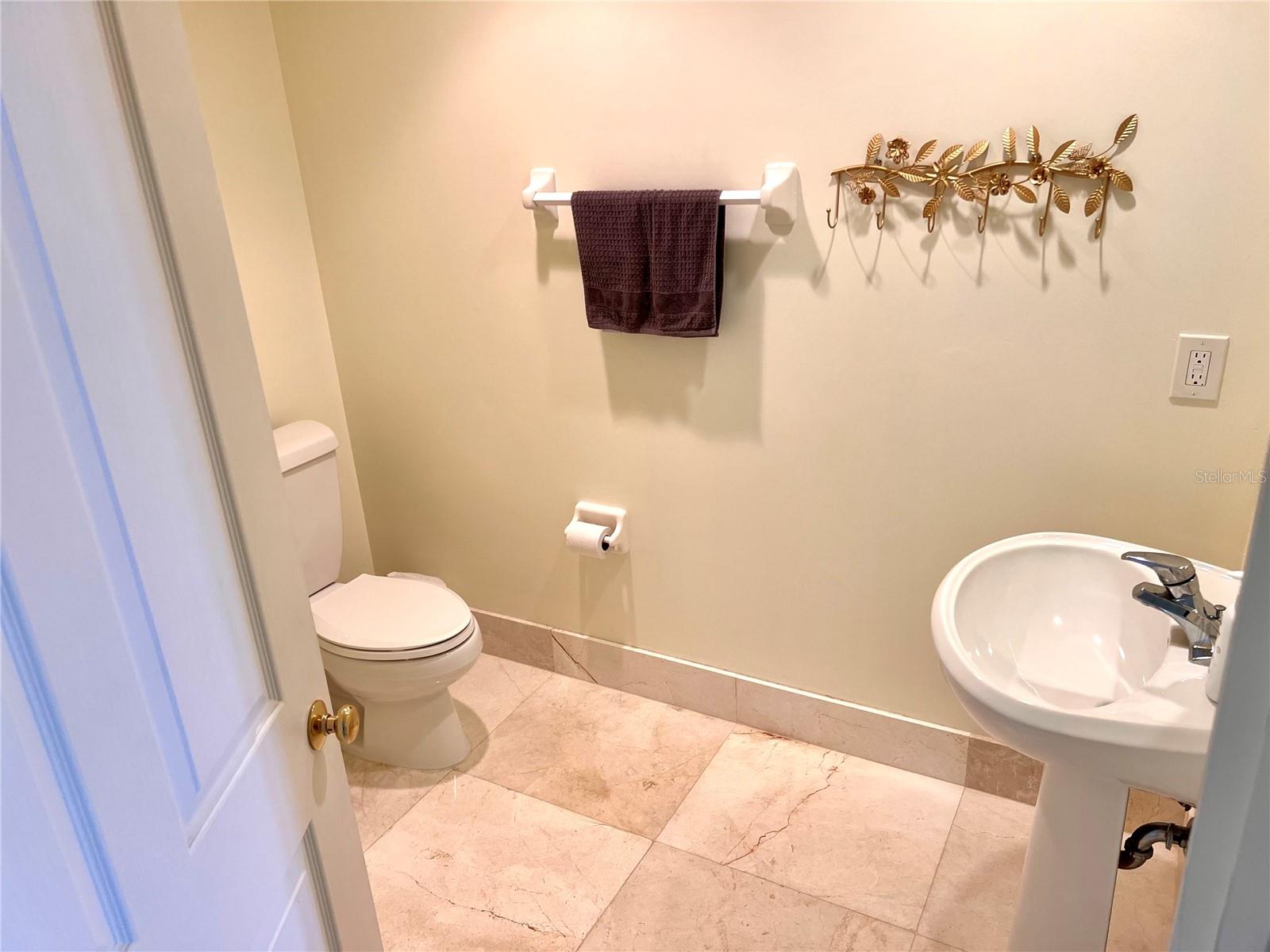 Image 68 of 88 For 1180 Gulf Boulevard 306