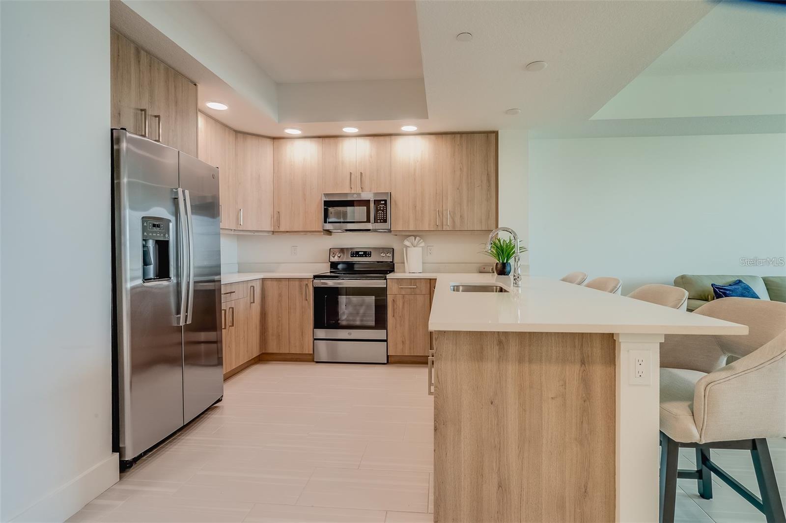 Image 11 of 48 For 415 Island Way  311