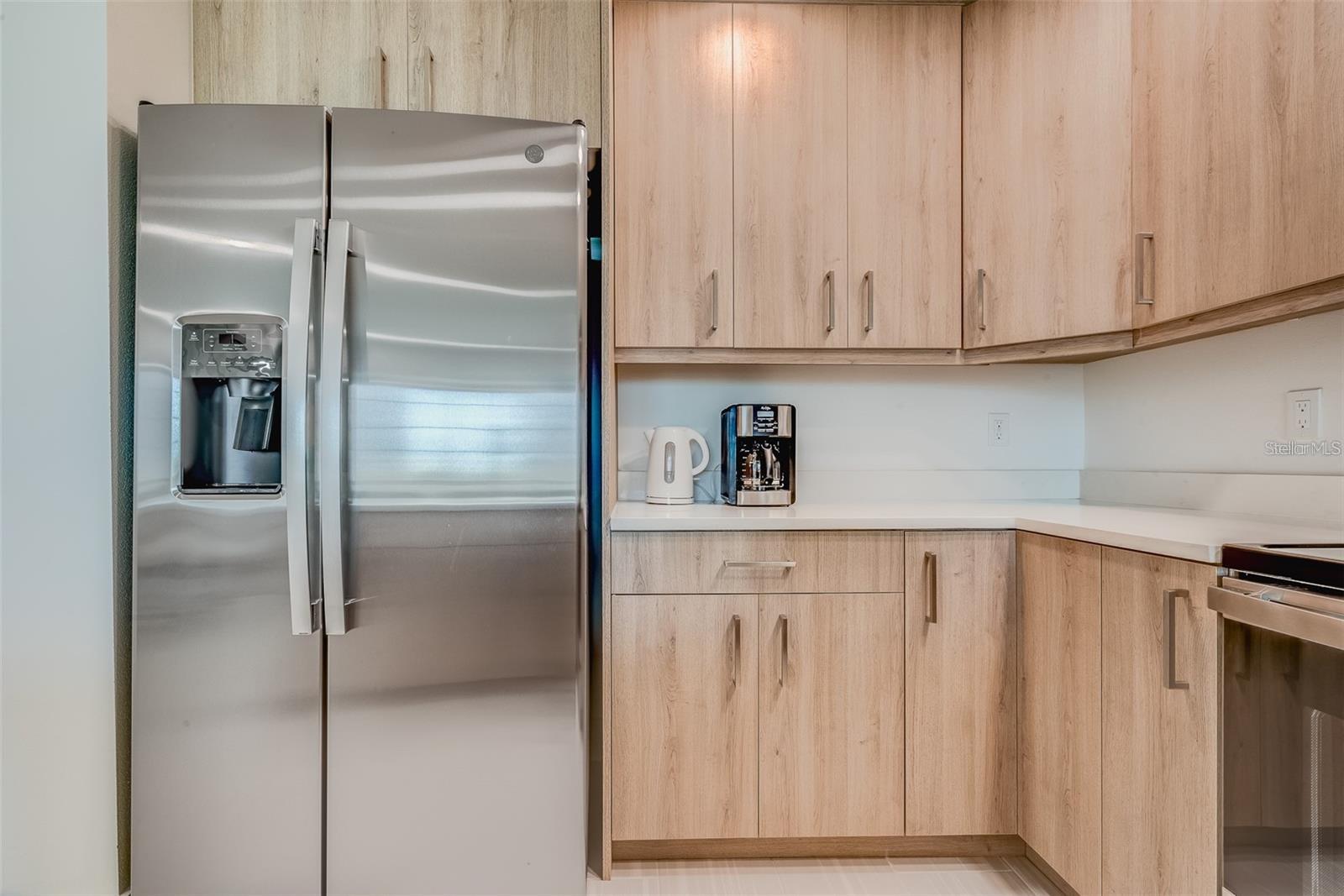 Image 12 of 48 For 415 Island Way  311