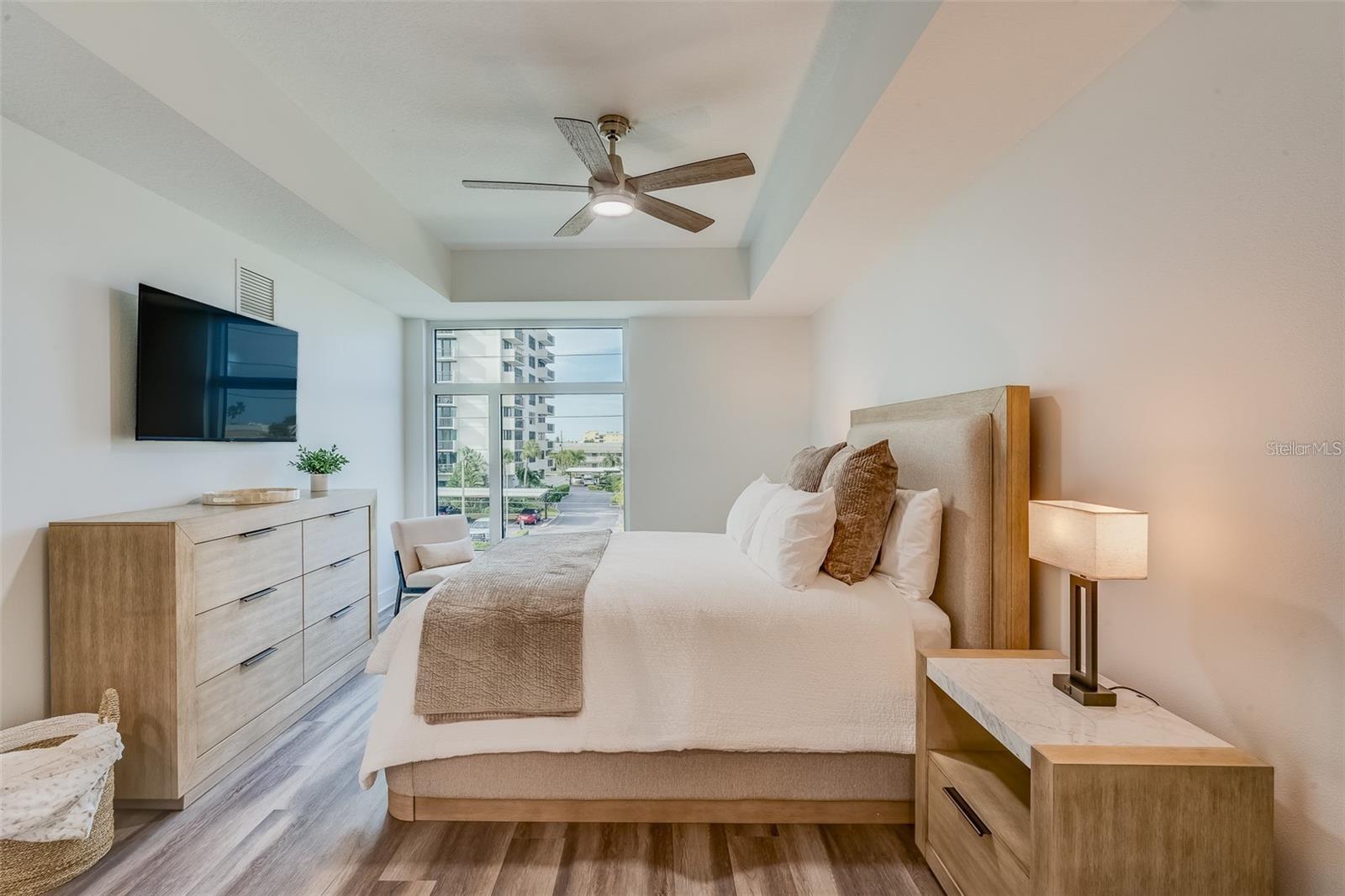 Image 17 of 48 For 415 Island Way  311