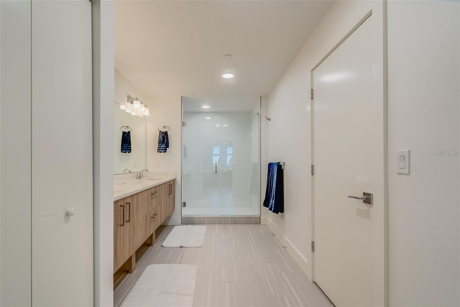 Image 19 of 48 For 415 Island Way  311