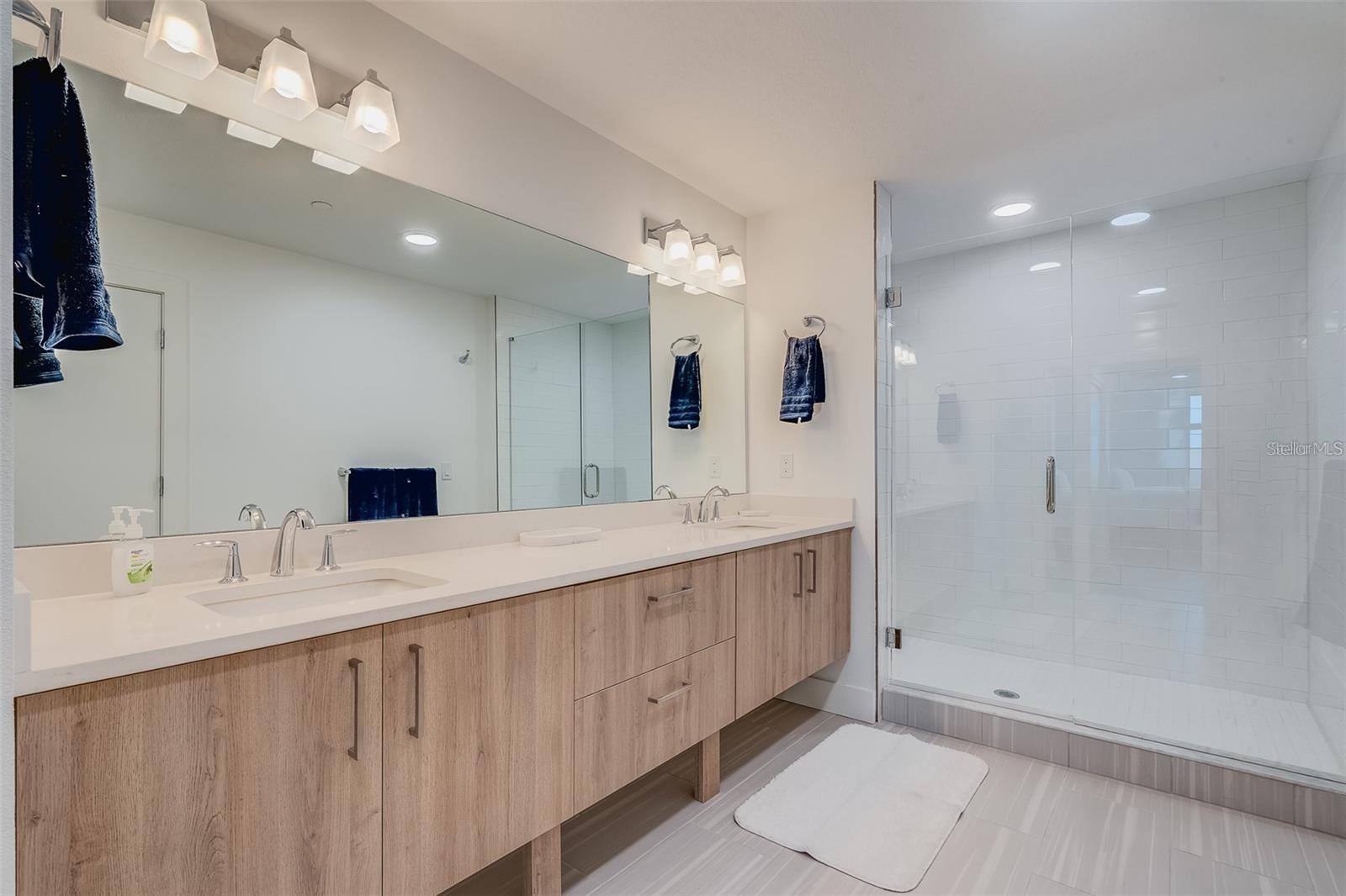 Image 22 of 48 For 415 Island Way  311