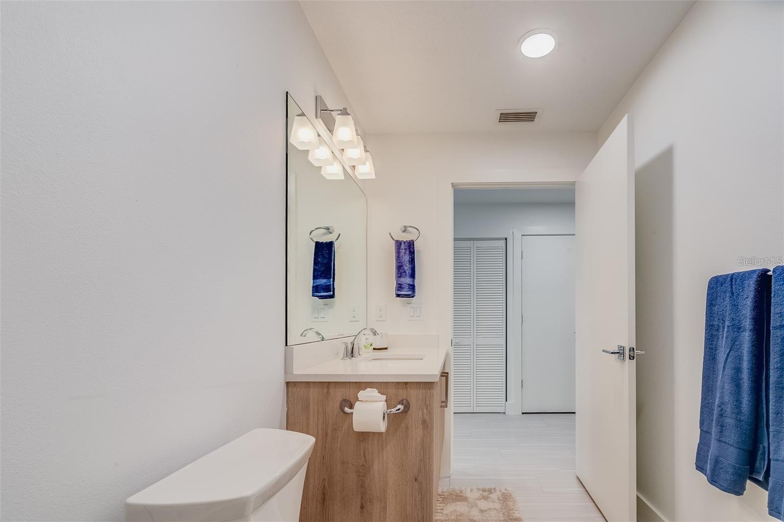 Image 27 of 48 For 415 Island Way  311