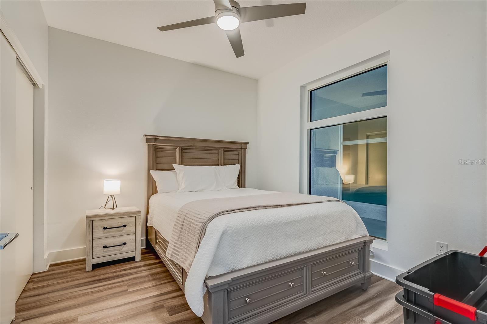 Image 32 of 48 For 415 Island Way  311