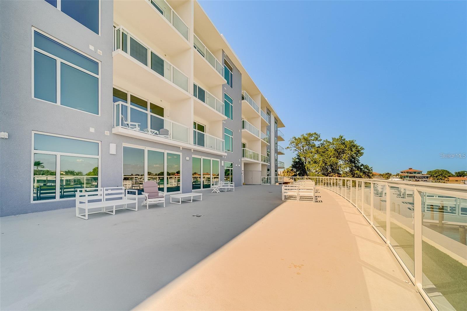 Image 35 of 48 For 415 Island Way  311