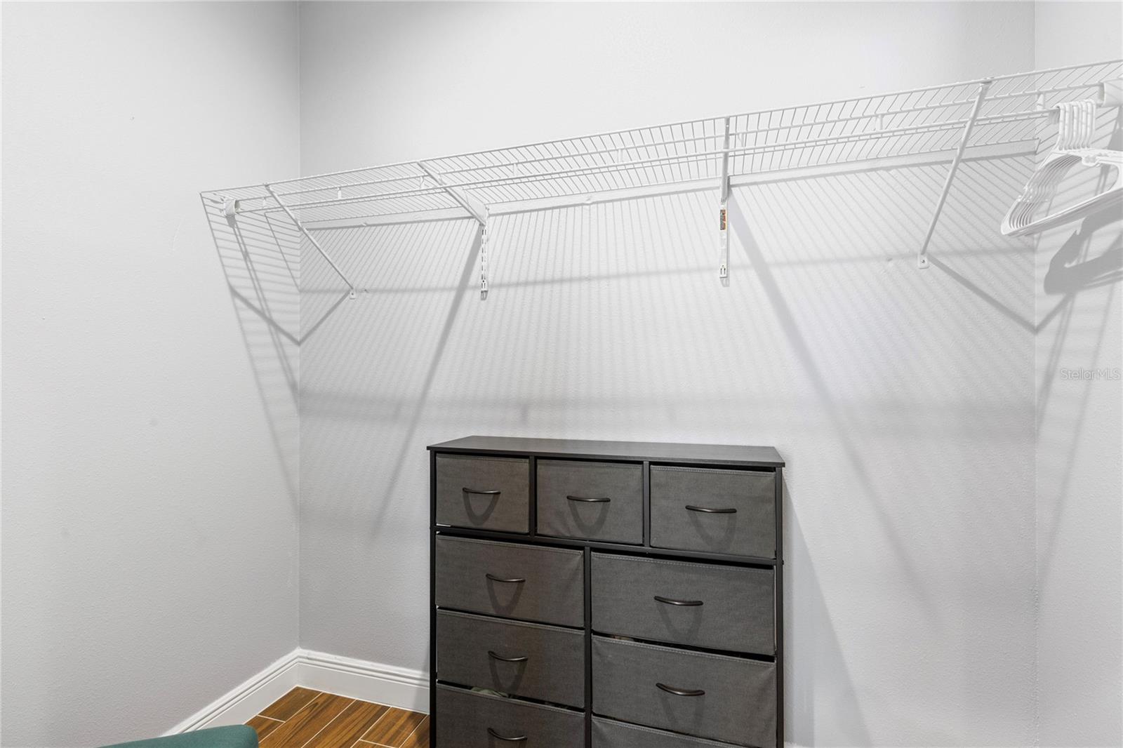 Listing photo id 17 for 302 Archimedes Street