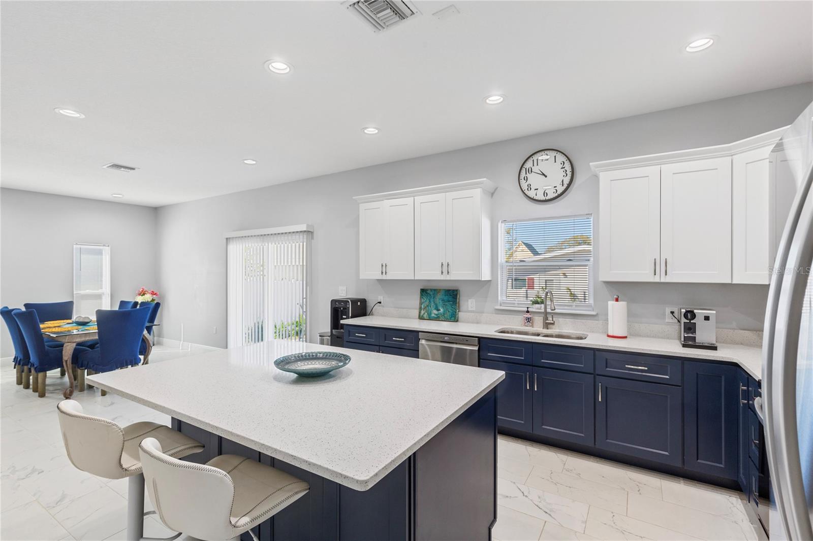 Listing photo id 1 for 302 Archimedes Street