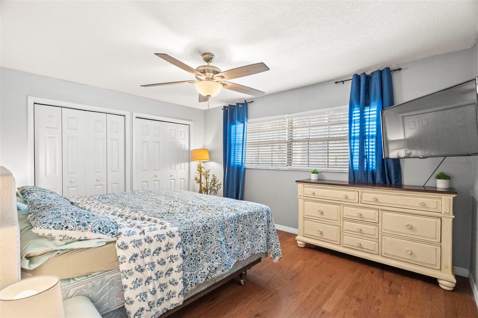 Listing photo id 17 for 2397 Orangehill Avenue