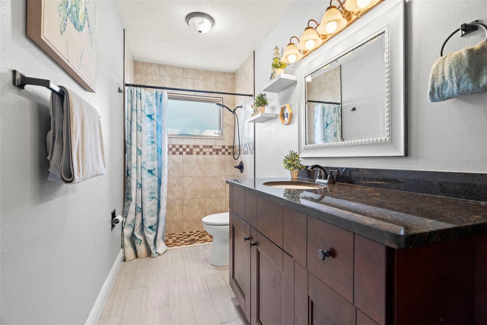 Listing photo id 18 for 2397 Orangehill Avenue