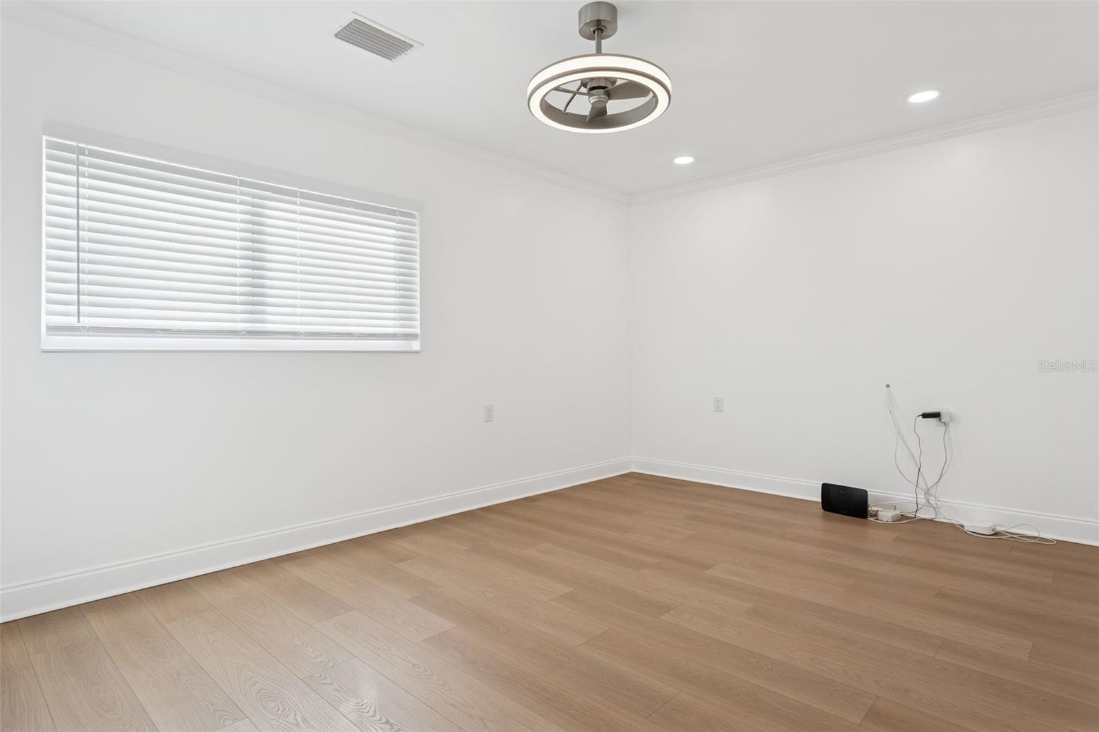 Image 15 of 25 For 3926 Fontainebleau Drive