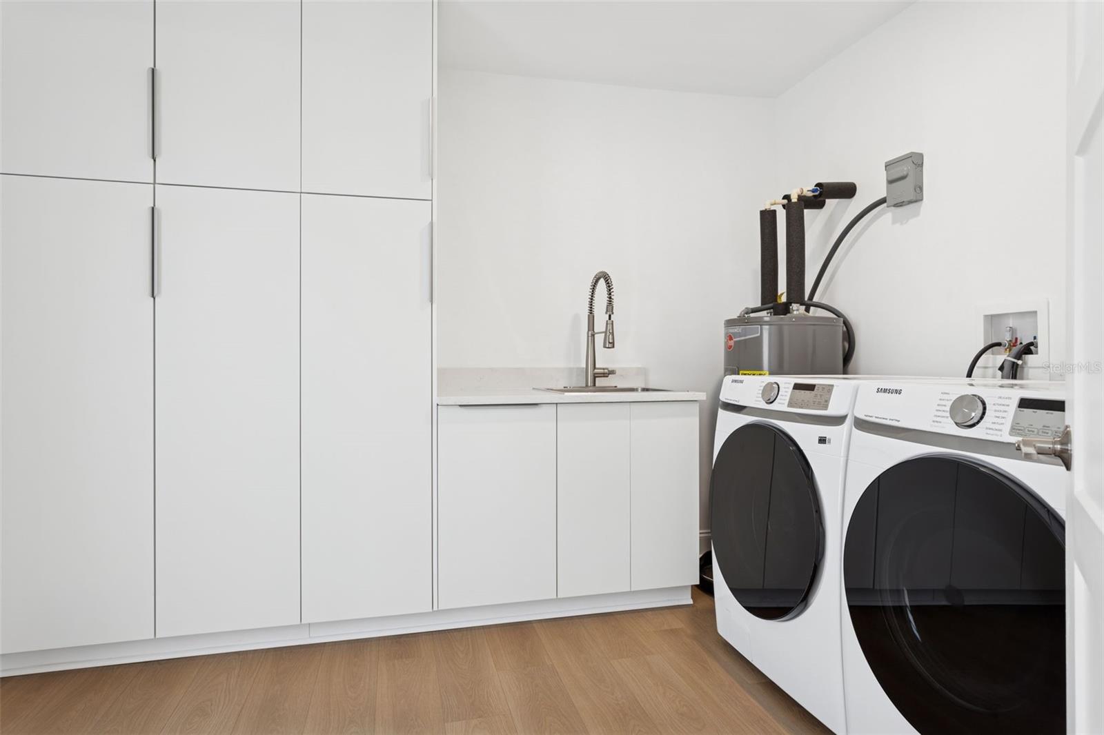 Image 19 of 25 For 3926 Fontainebleau Drive