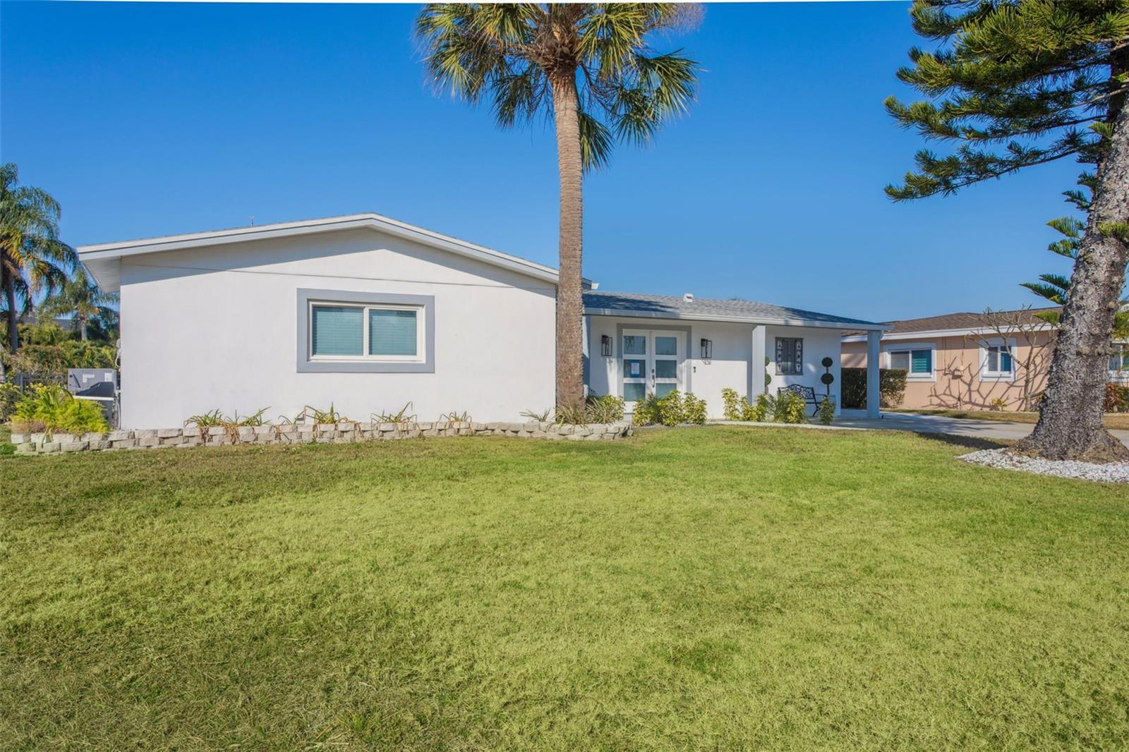 Image 2 of 25 For 3926 Fontainebleau Drive