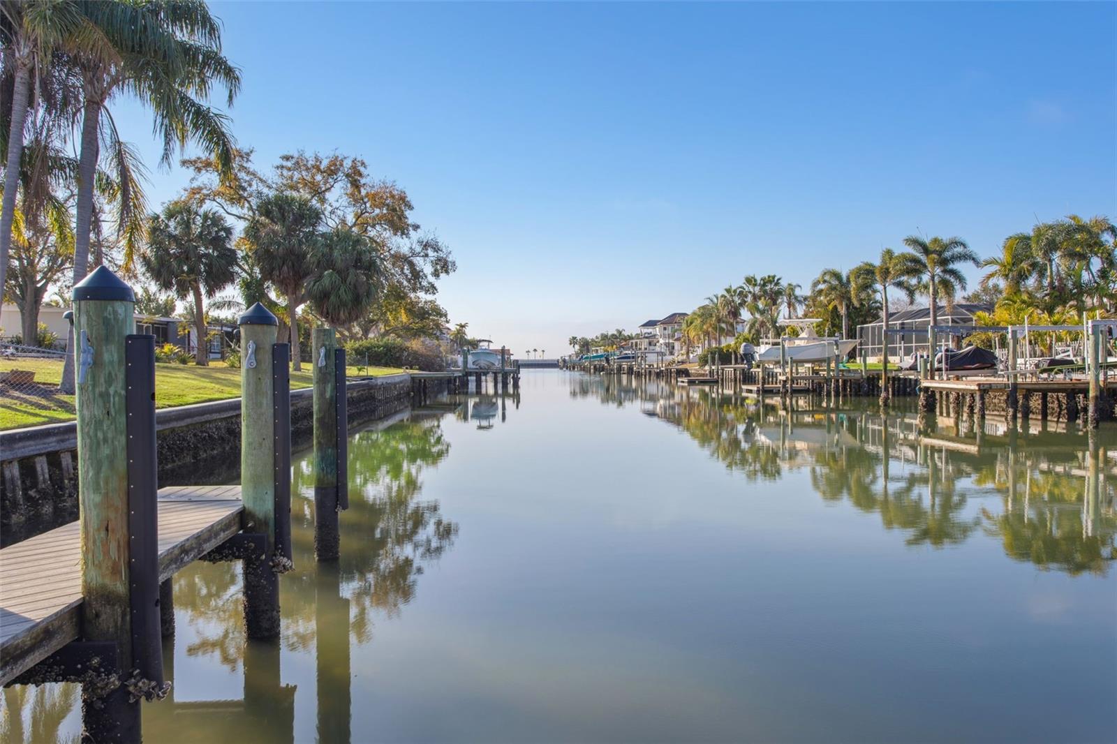 Image 24 of 25 For 3926 Fontainebleau Drive