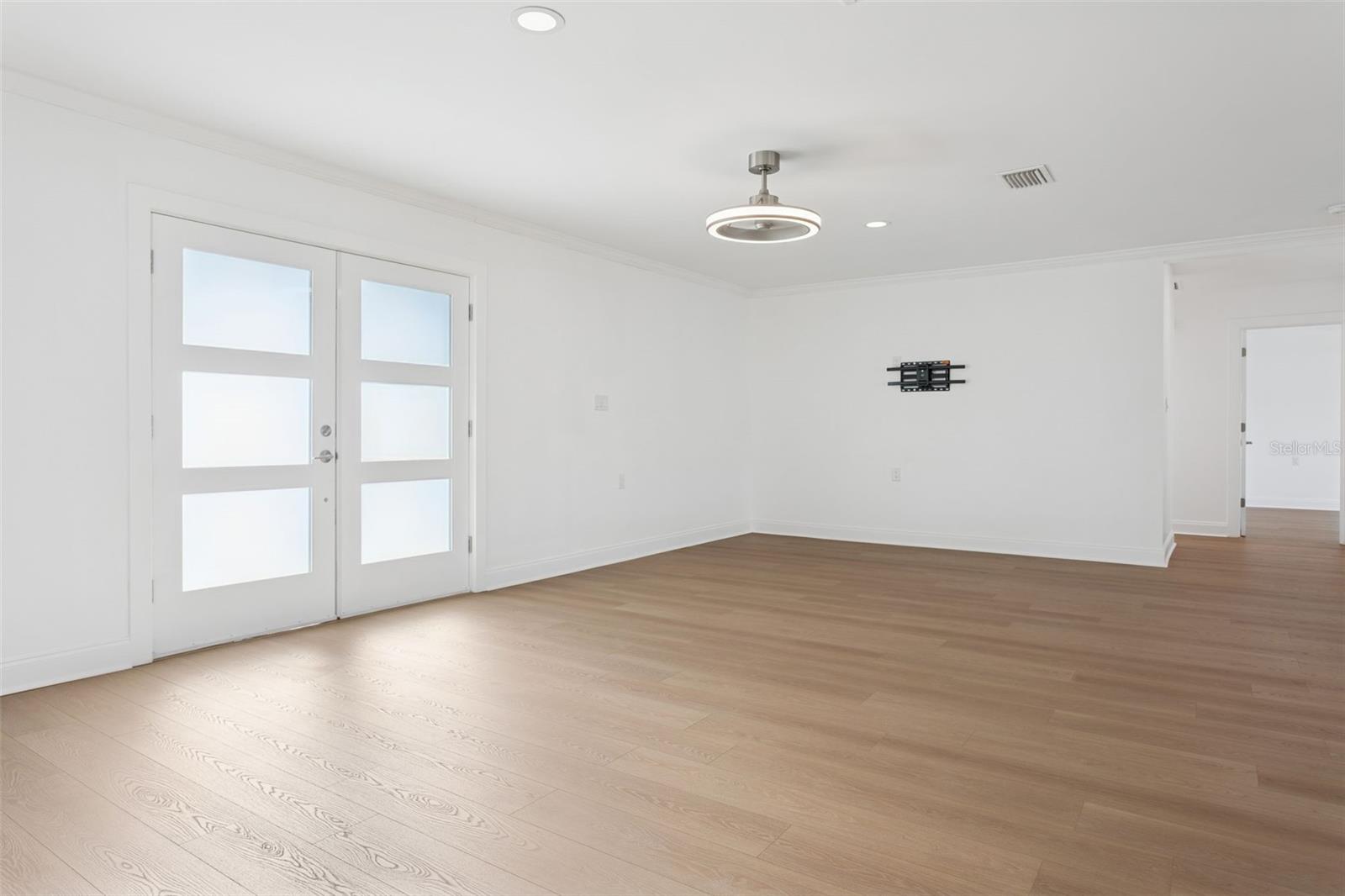 Image 4 of 25 For 3926 Fontainebleau Drive