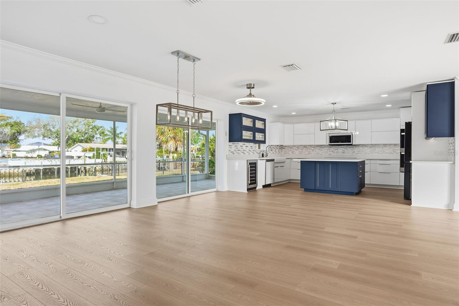 Image 5 of 25 For 3926 Fontainebleau Drive