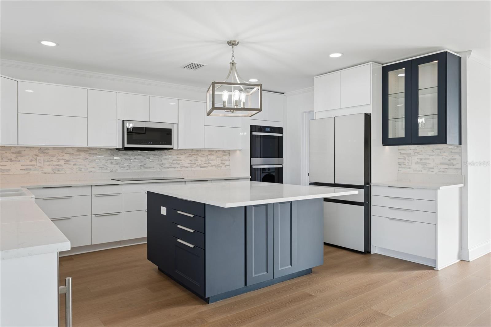 Image 9 of 25 For 3926 Fontainebleau Drive