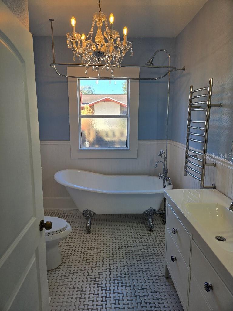 Listing photo id 13 for 211 Alva Street