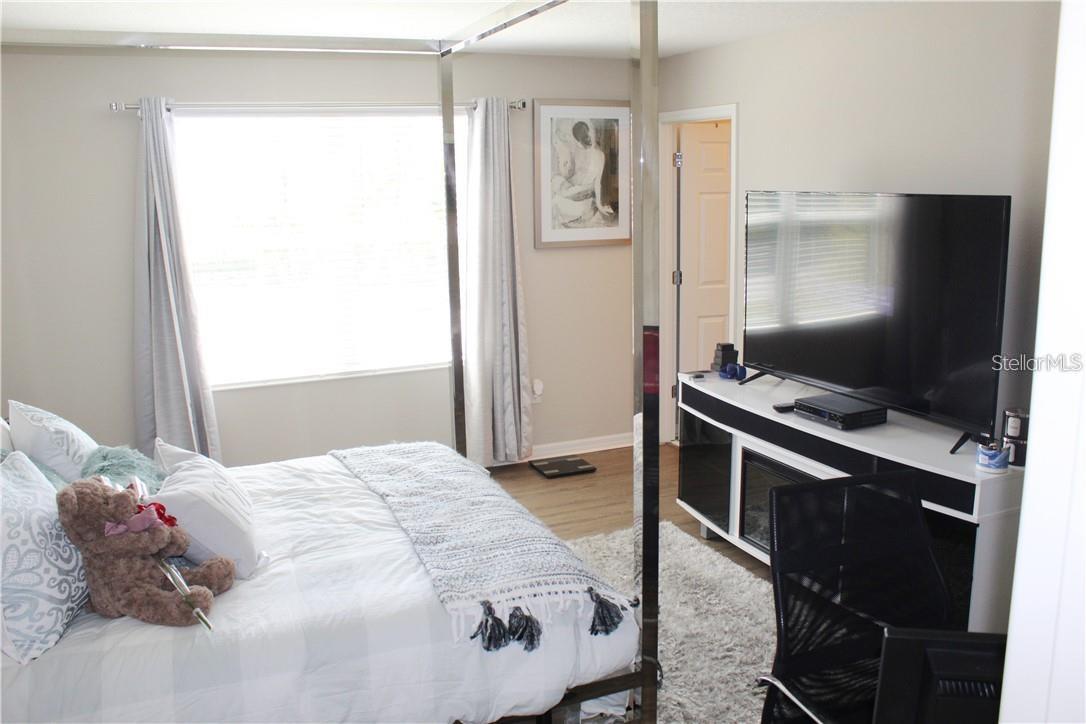 Image 19 of 32 For 6984 Holly Heath Drive