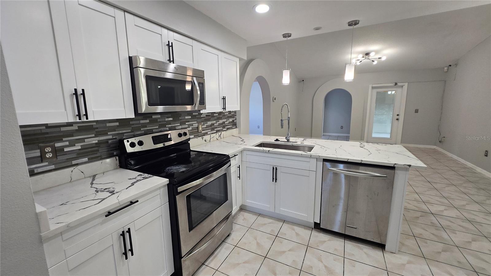 Image 10 of 32 For 1506 Silktree Court