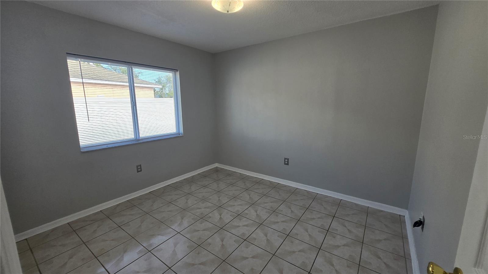 Image 15 of 32 For 1506 Silktree Court