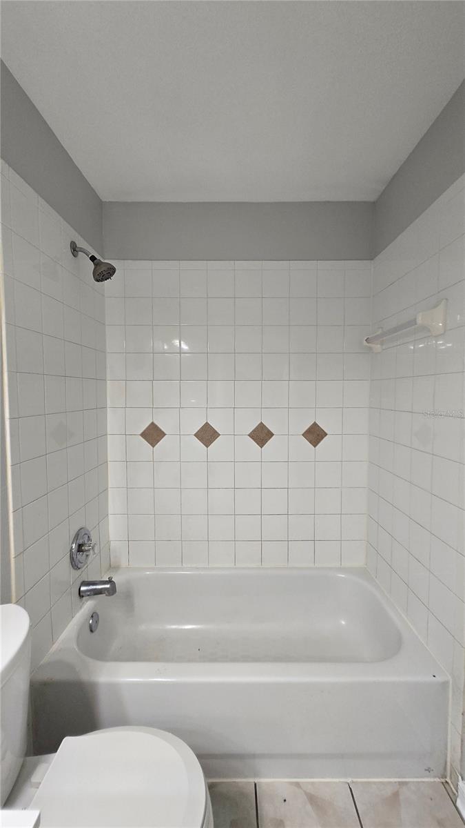 Image 18 of 32 For 1506 Silktree Court