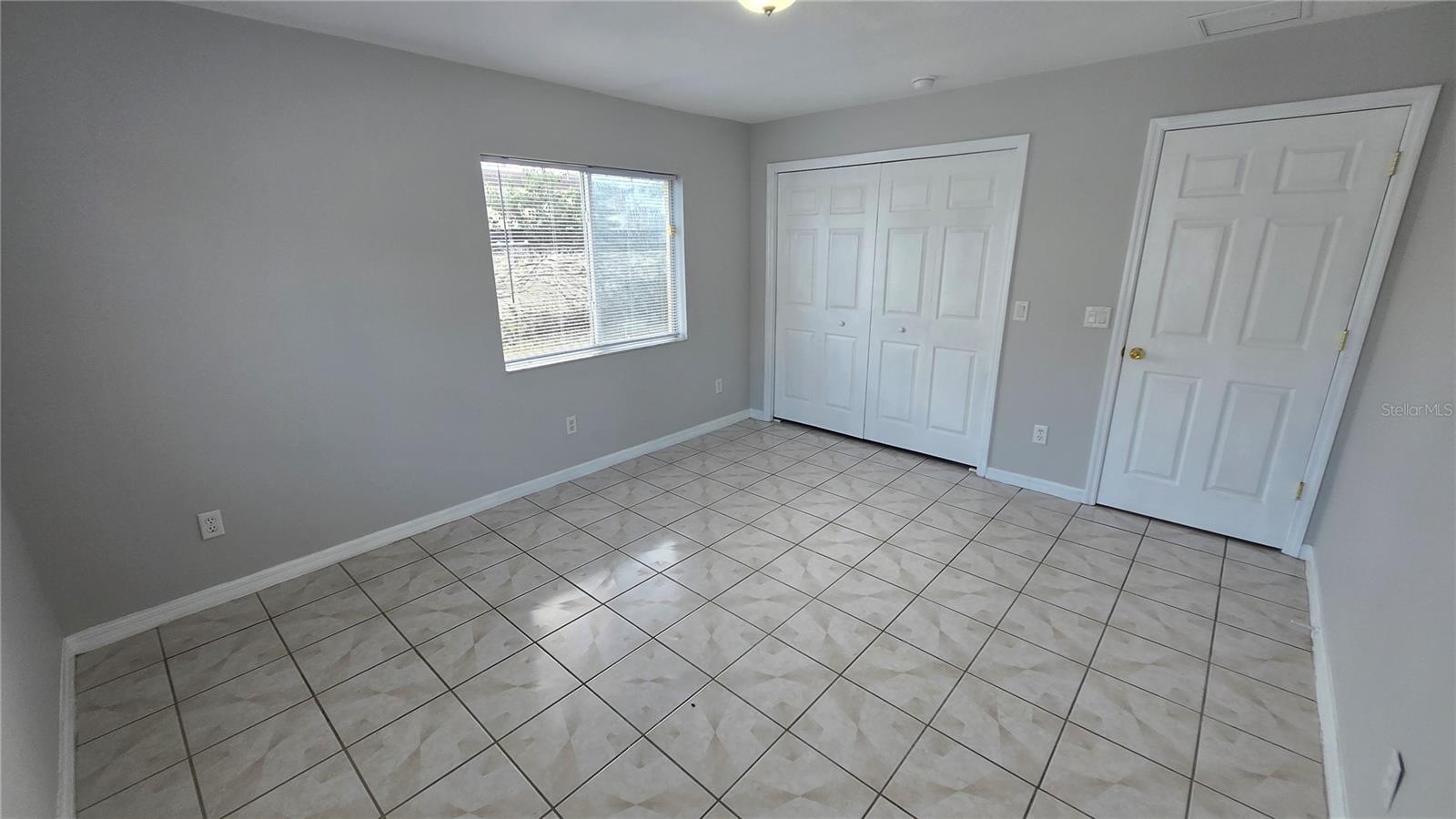 Image 22 of 32 For 1506 Silktree Court