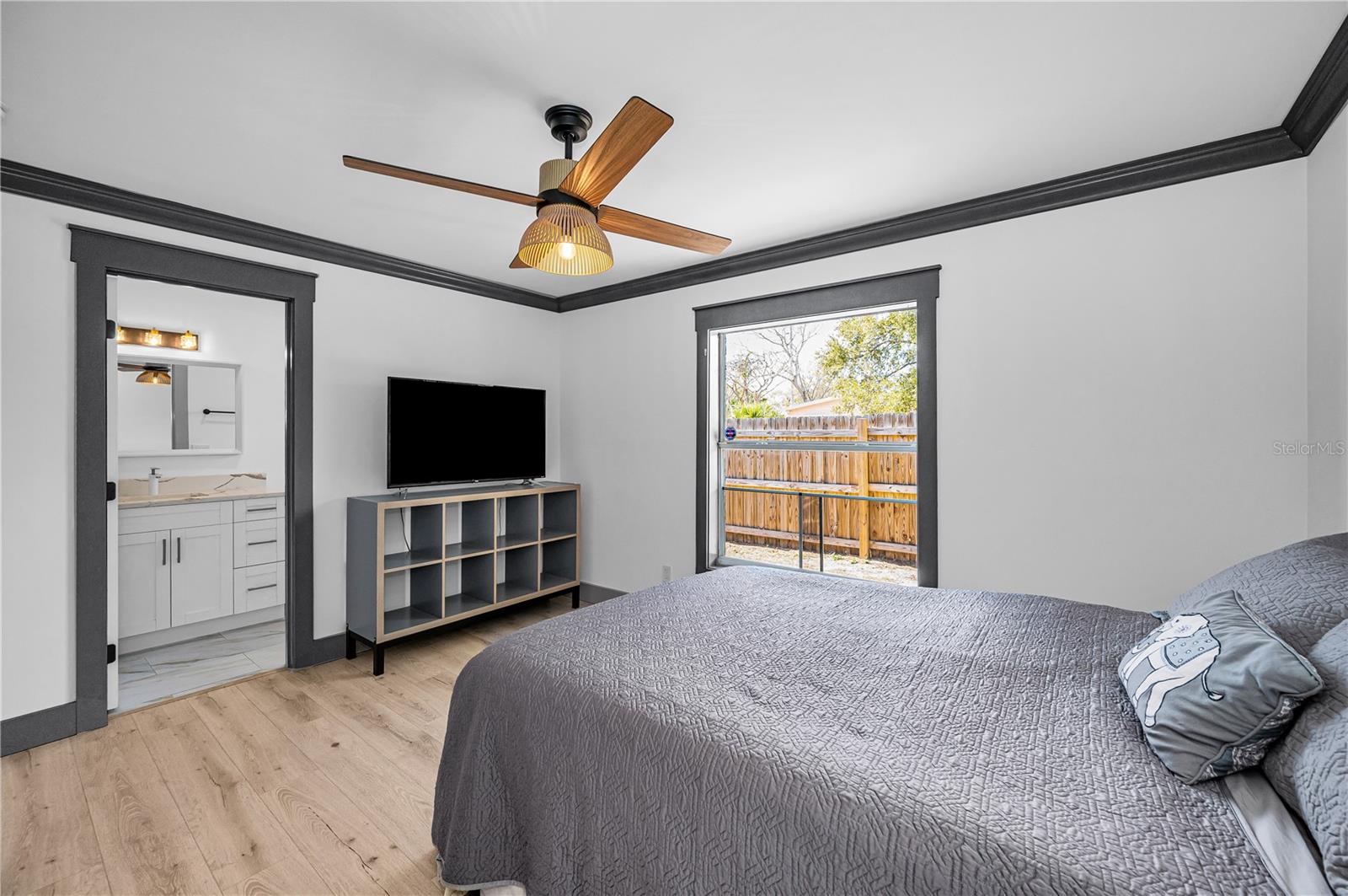 Image 10 of 23 For 4575 20th Avenue S