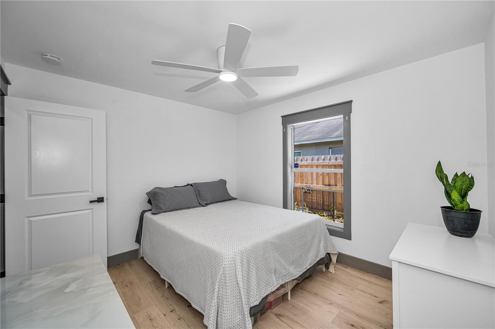 Image 13 of 23 For 4575 20th Avenue S