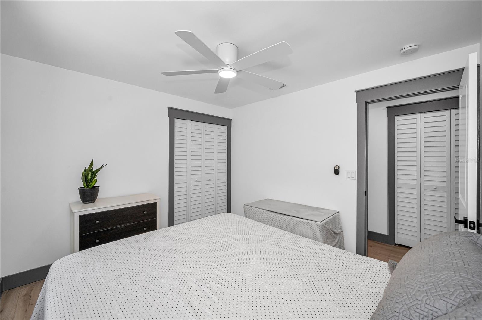 Image 14 of 23 For 4575 20th Avenue S