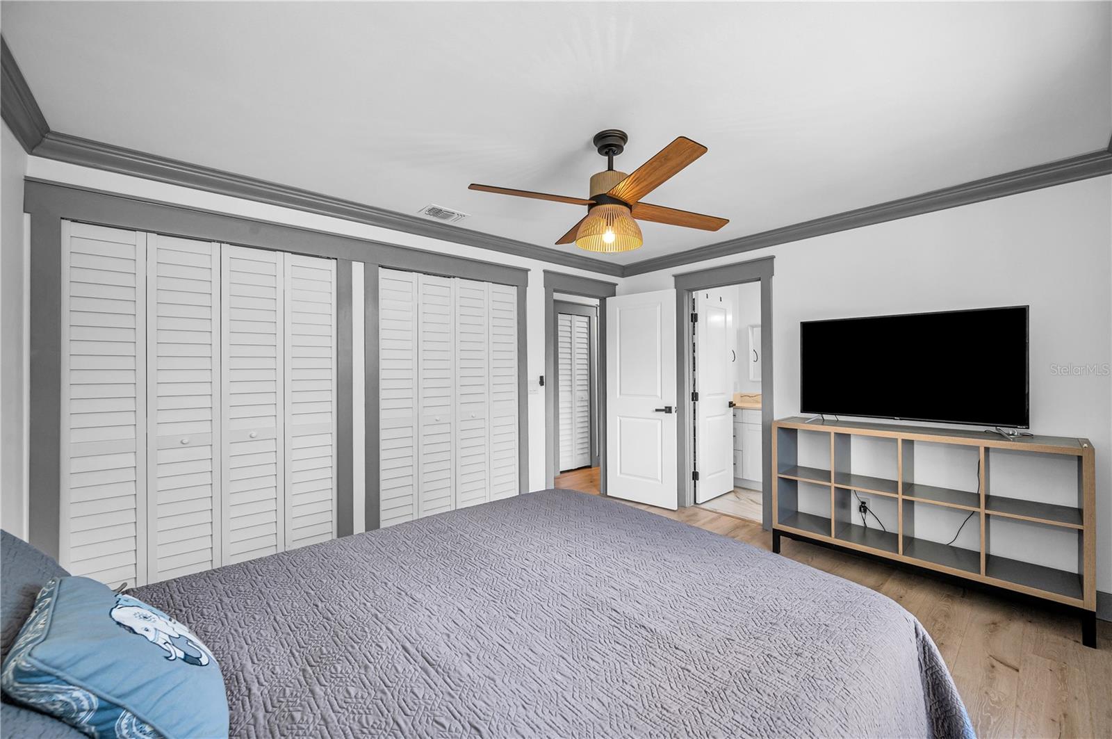 Image 9 of 23 For 4575 20th Avenue S