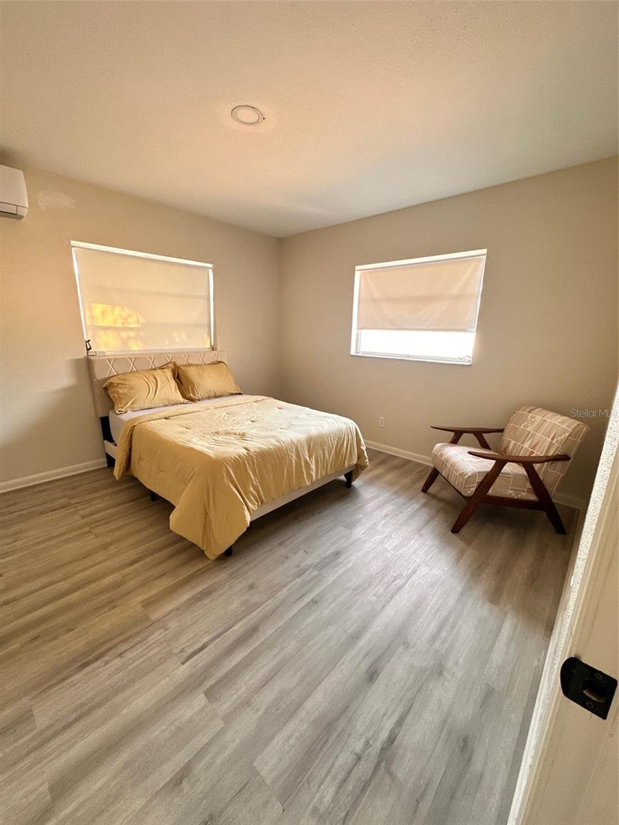 Listing photo id 2 for 2505 Glen Avenue