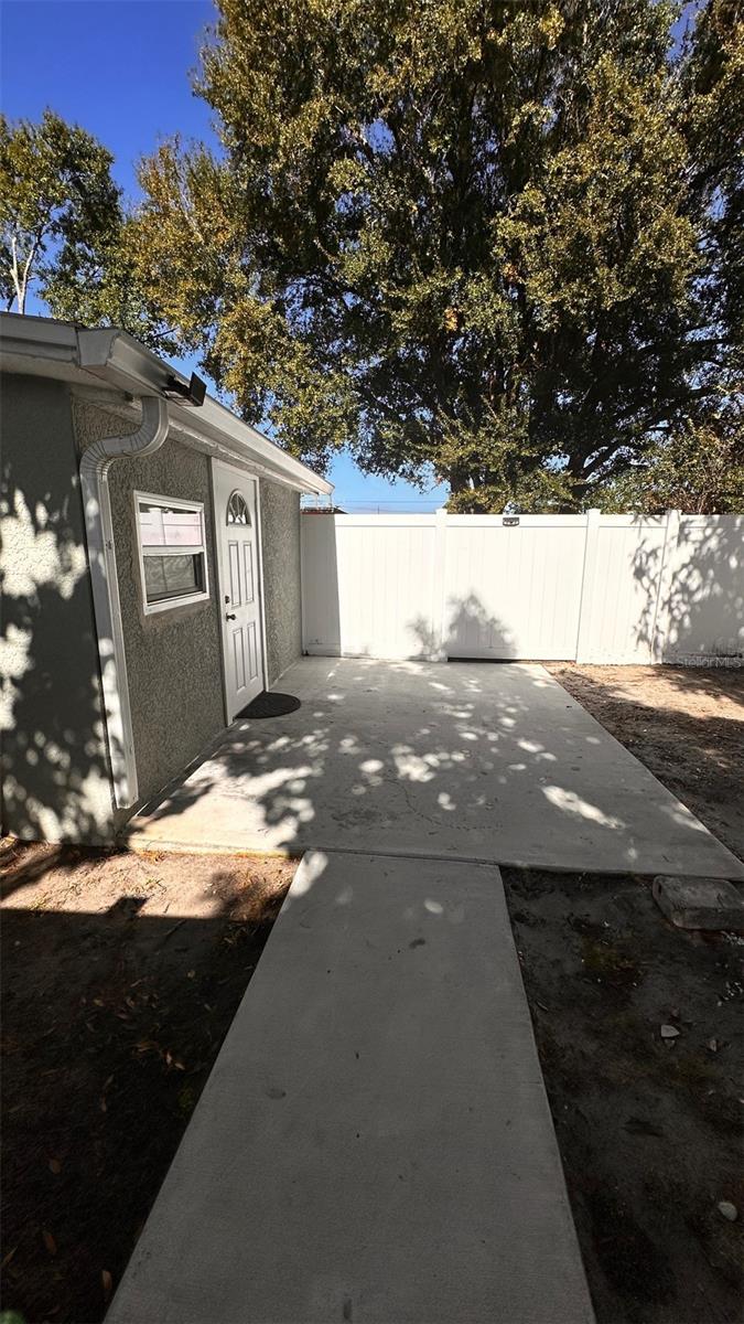 Listing photo id 3 for 2505 Glen Avenue