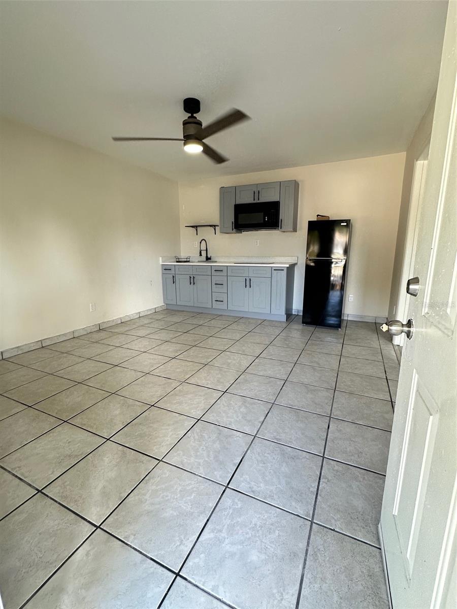 Listing photo id 7 for 2505 Glen Avenue