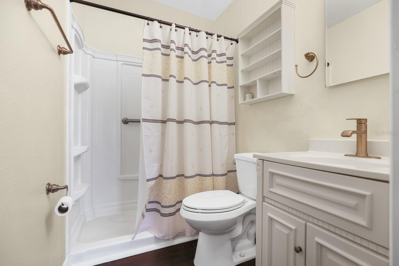 Listing photo id 11 for 2003 Hadrian Court