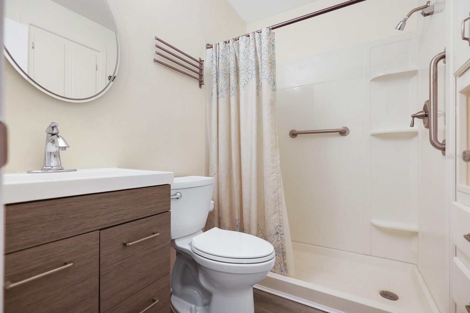 Listing photo id 14 for 2003 Hadrian Court