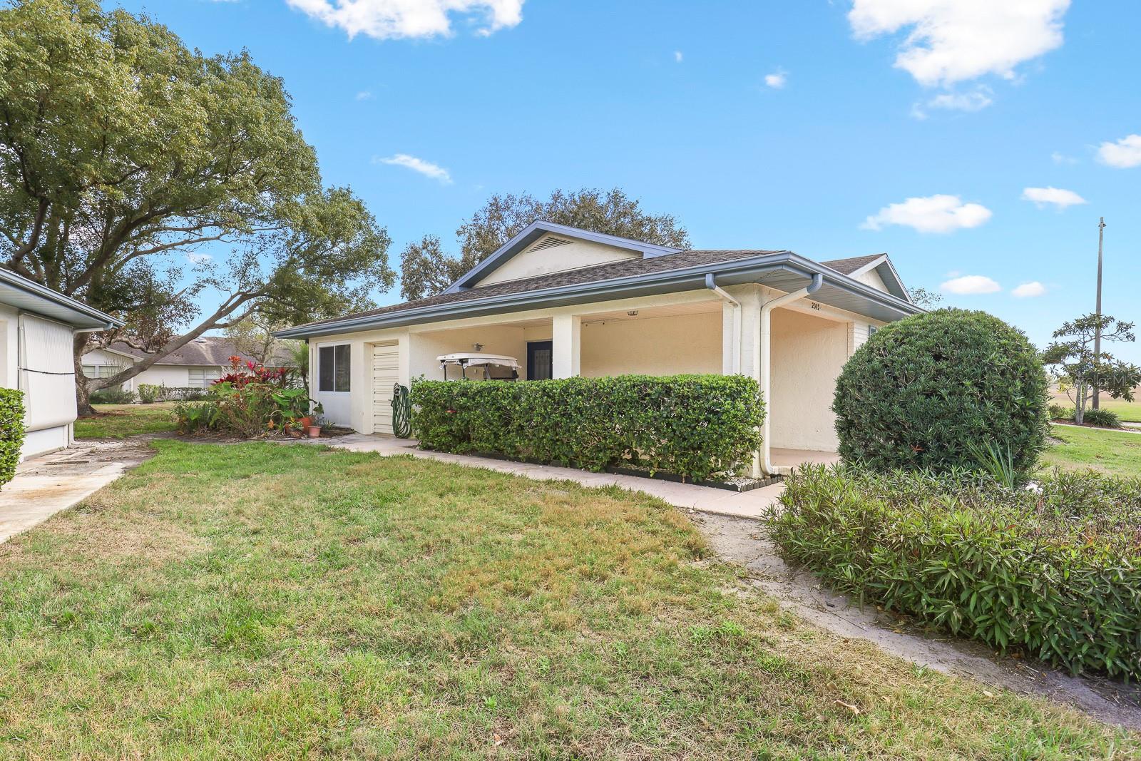 Listing photo id 19 for 2003 Hadrian Court