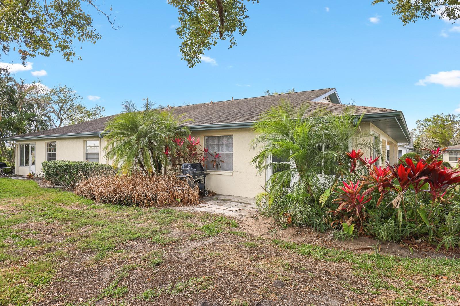 Listing photo id 20 for 2003 Hadrian Court