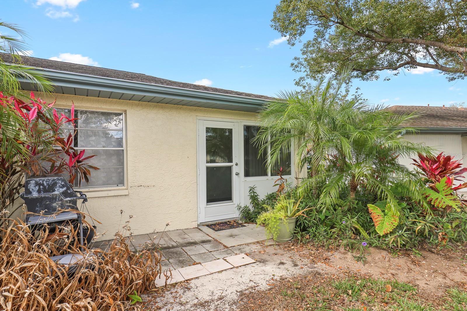 Listing photo id 21 for 2003 Hadrian Court