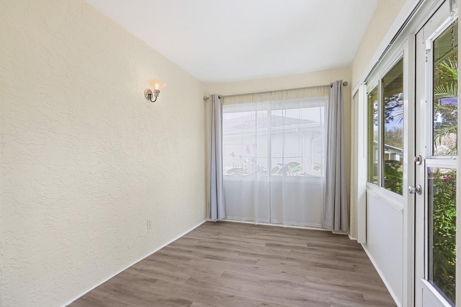 Listing photo id 4 for 2003 Hadrian Court