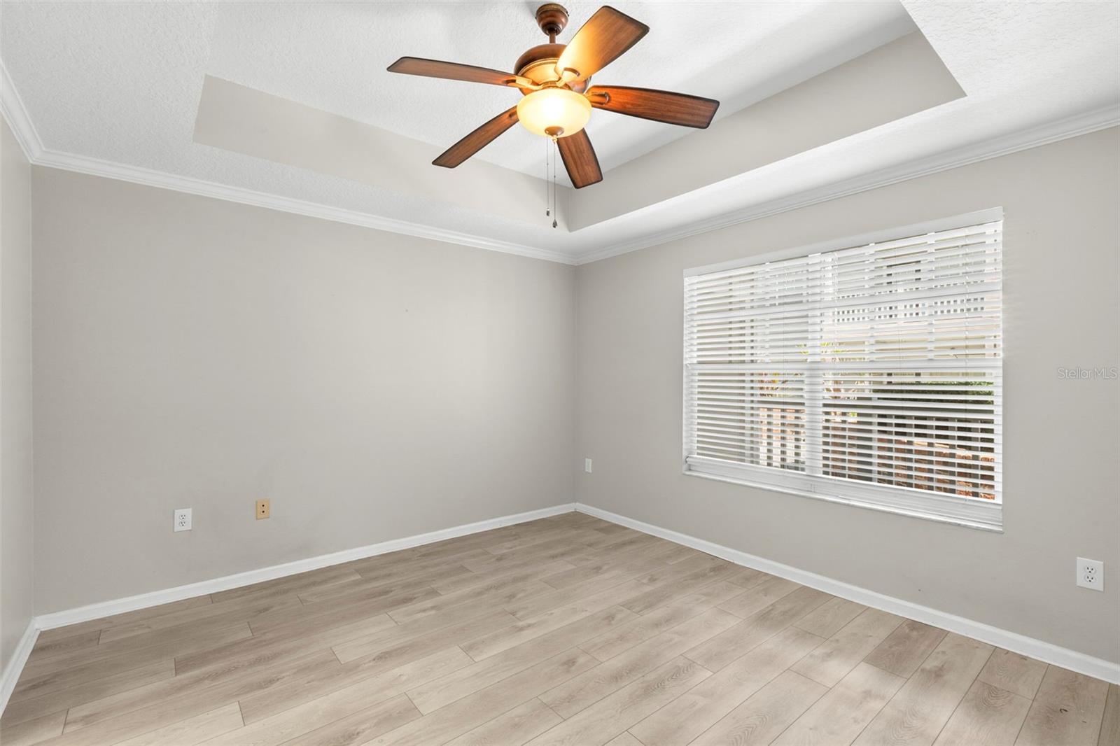 Image 15 of 35 For 800 Dakota Avenue 214